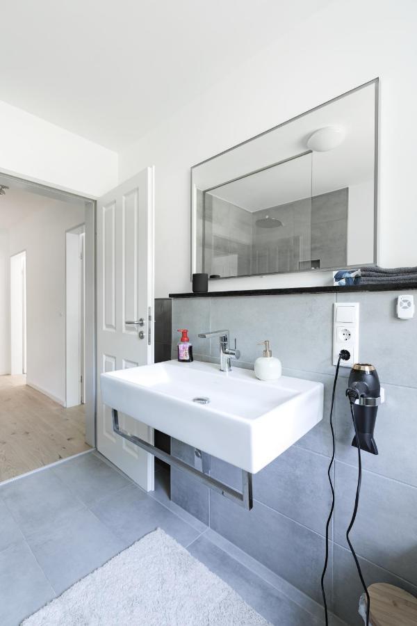 Grosse Gemutliche Wohnung Mit Waldblick Cologne Luaran gambar